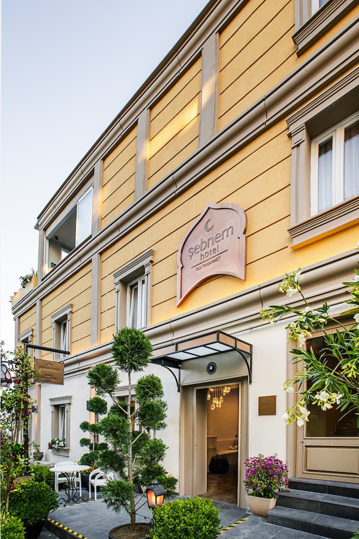 Central Boutique Hotel In Old City With Sea View - Beykoz