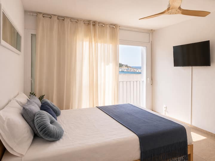 1 Minut Platja· Al Cor De Roses· Vista Lateral Mar - Cadaqués