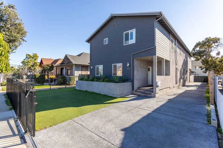 5 Br Home Near Usc - Perfect Location - Los Angeles, CA