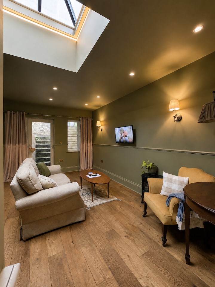 Luxury Apartment, Catherine Hill, Pets - Sleeps 4 - Frome