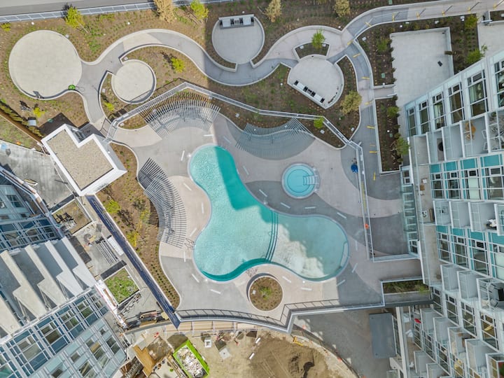 Aqua Waterfront Corner Unit, Lake & Sunset Views - 基洛納