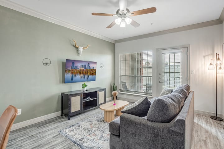 Cozy & Central - 1 Bedroom Condo With Pool - Round Rock, TX