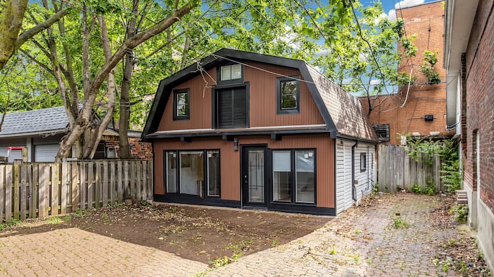 Private 3br Garden Suite In Parkdale With Parking - Toronto