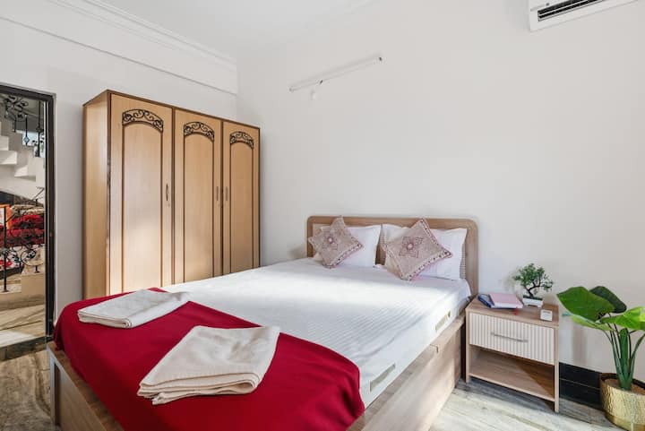 Bedroom 2 image 2