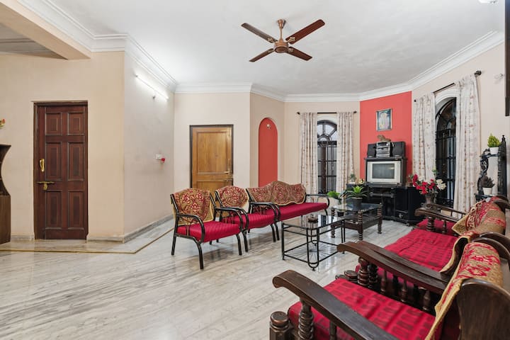 Living room image 2