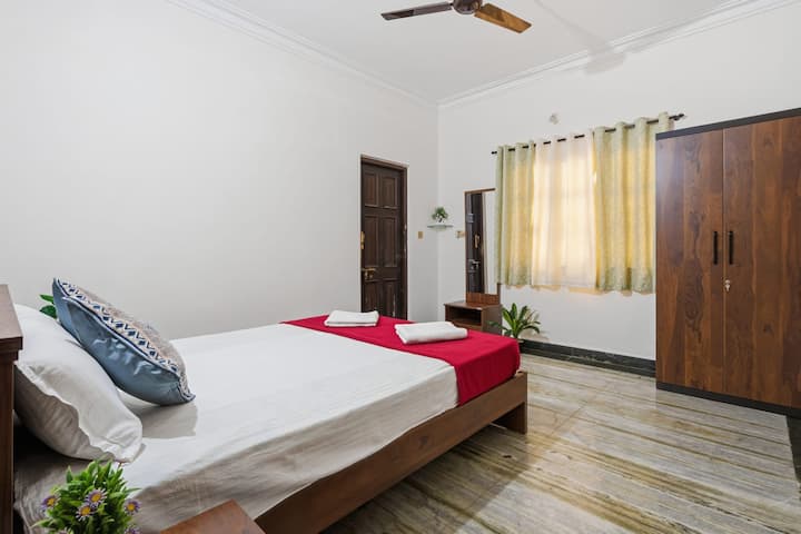 Bedroom 1 image 1