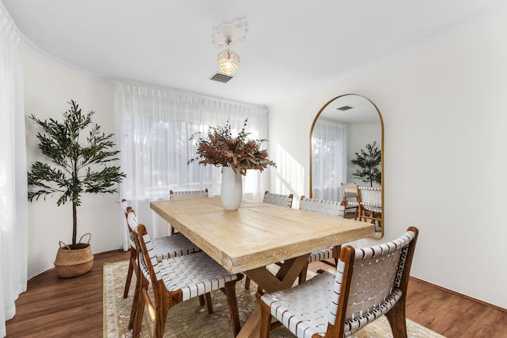 Tranquil Dalkeith Escape | Stylish 3br Family Home - Claremont