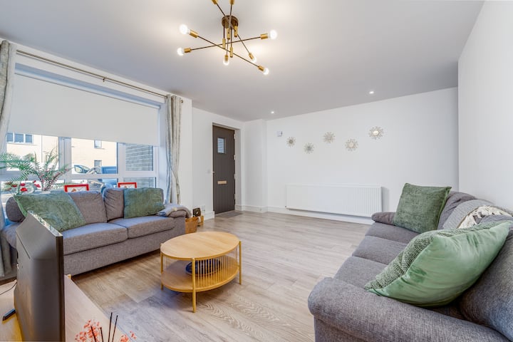 Spacious Home In Drogheda House & Garden Cabin - Drogheda