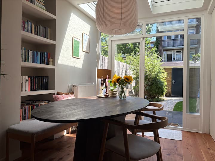 Ruim Beneden Appartement Met Tuin In Amsterdam - 암스테르담