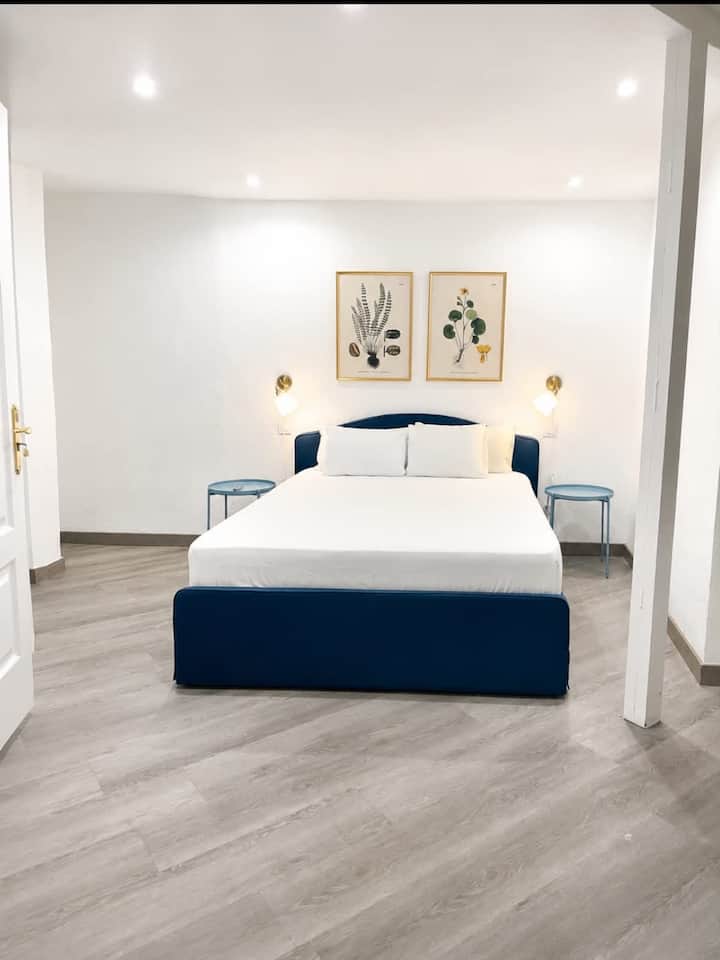 A07 - Double Room On Alfonso Xiii, Madrid - Madrid