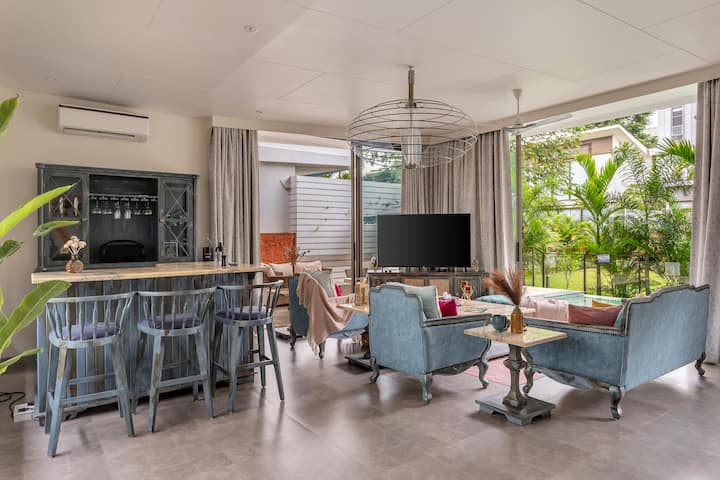 Living room image 6
