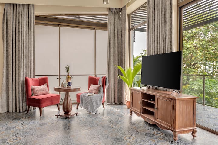Living room image 9