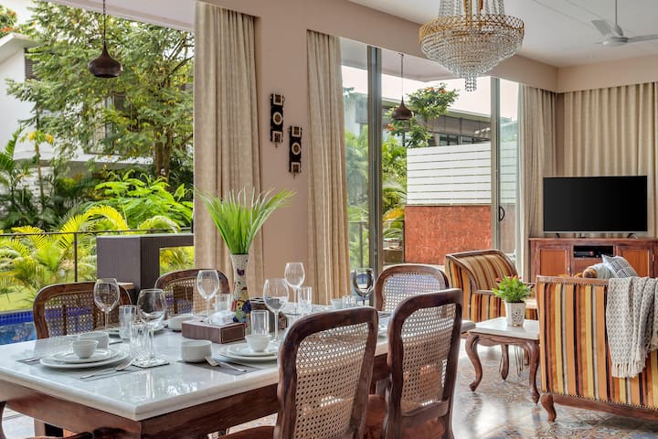 Dining area image 2