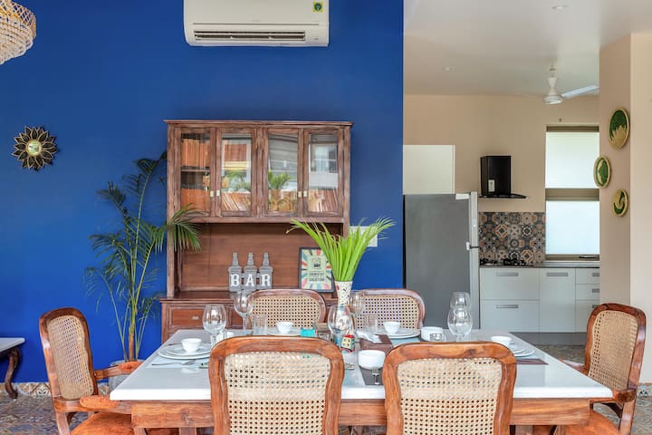 Dining area image 3