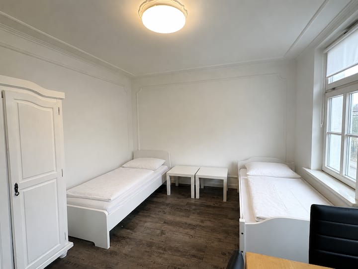 Geräumige 2-zimmer-wohnung Mit 4 Einzelbetten - Hamburg