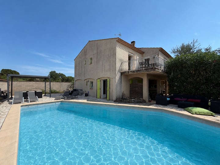 Appartement Avec Piscine - Vias