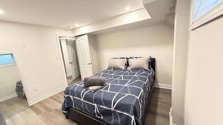 Bright Basement Apartment - Mississauga