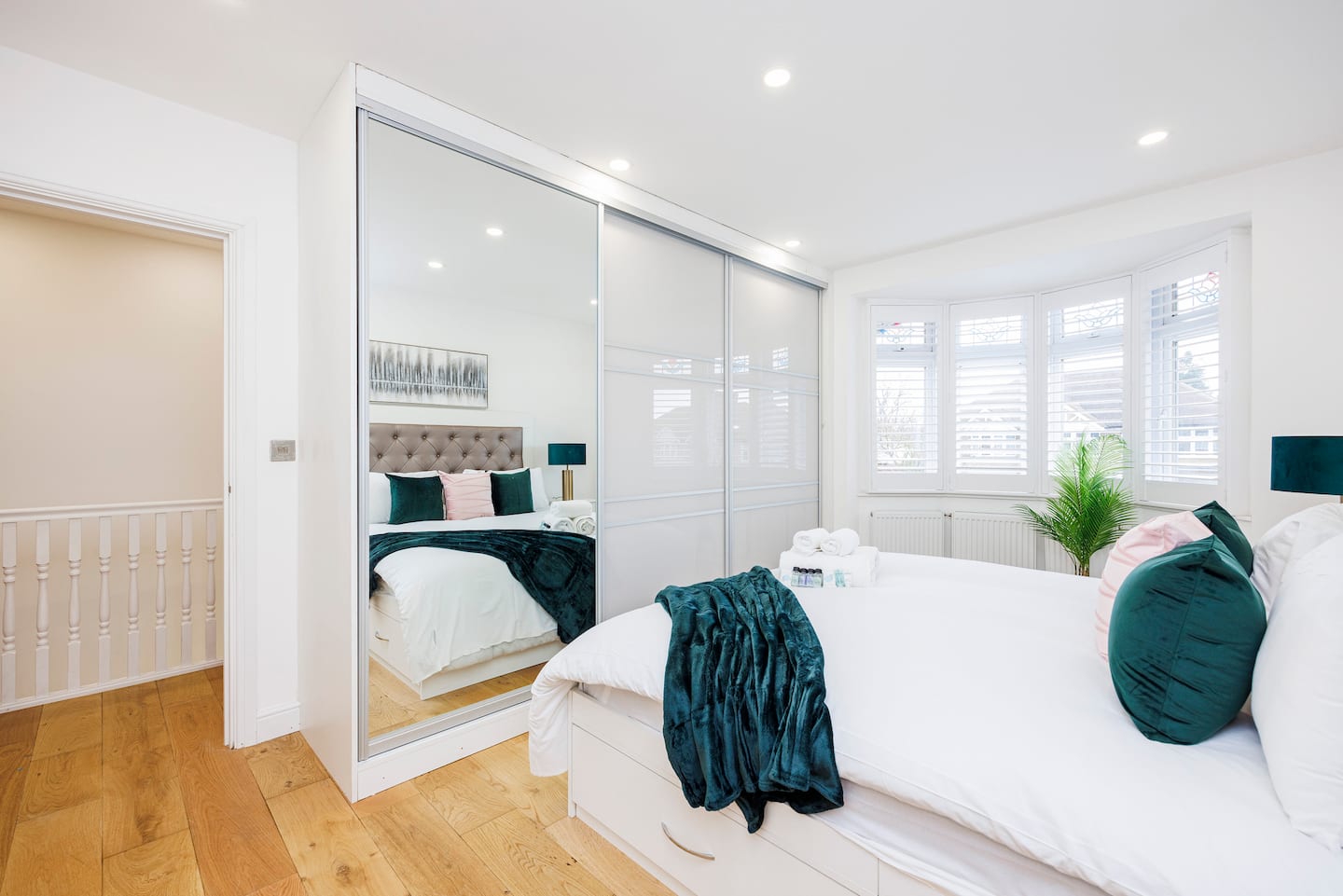 The bathroom of our 5-bedroom house in Sidcup, 5-Bed House — Sidcup, London · Free Parking · Mon–Fri Discounts
