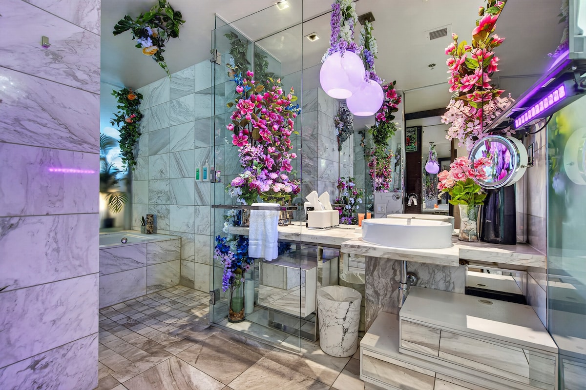 Vegas In Bloom