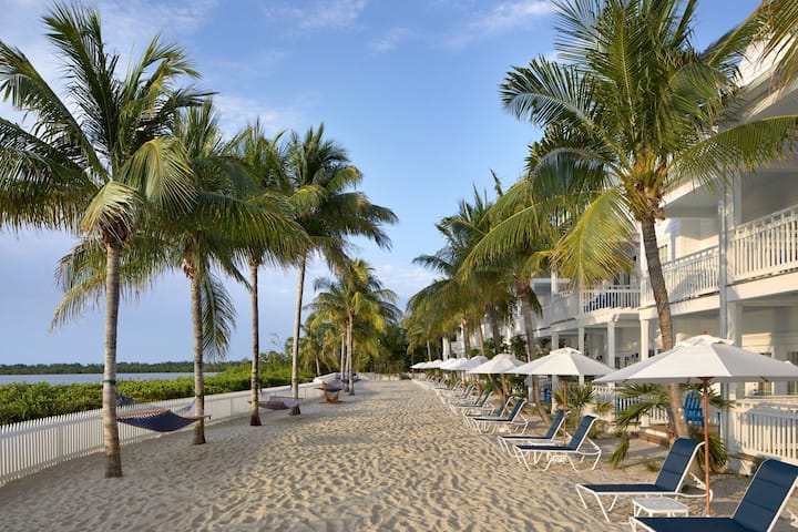 Family Getaway | Beach Access | Onsite Pool - Key West, FL