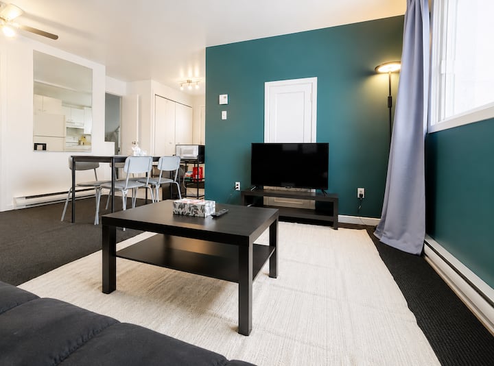 Cozy 3br Apt. | Close To Subway & Good Walkability - Montreal