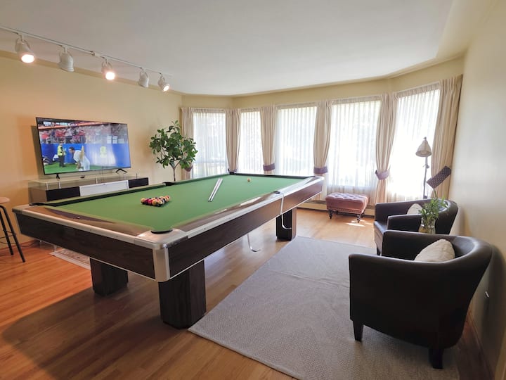 Charm Scenic Views ~ Deer Lake 4br 2.5 Bath - Burnaby