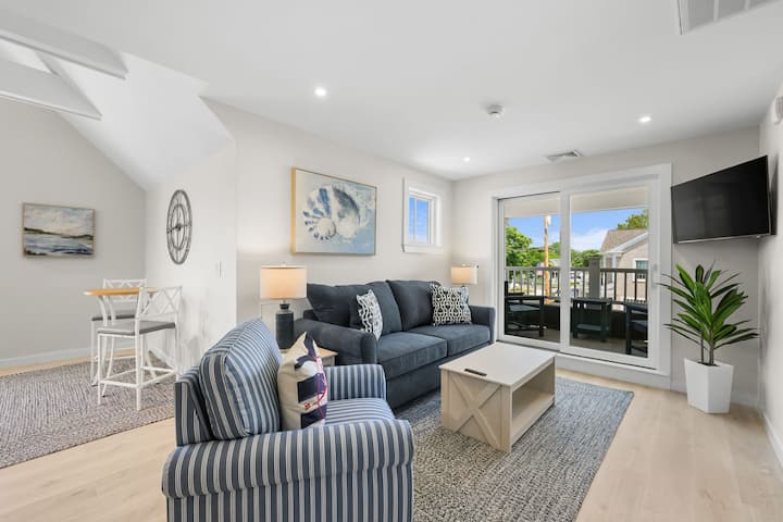 Beachside Harwich Port Apartment Near Town - Harwich, MA