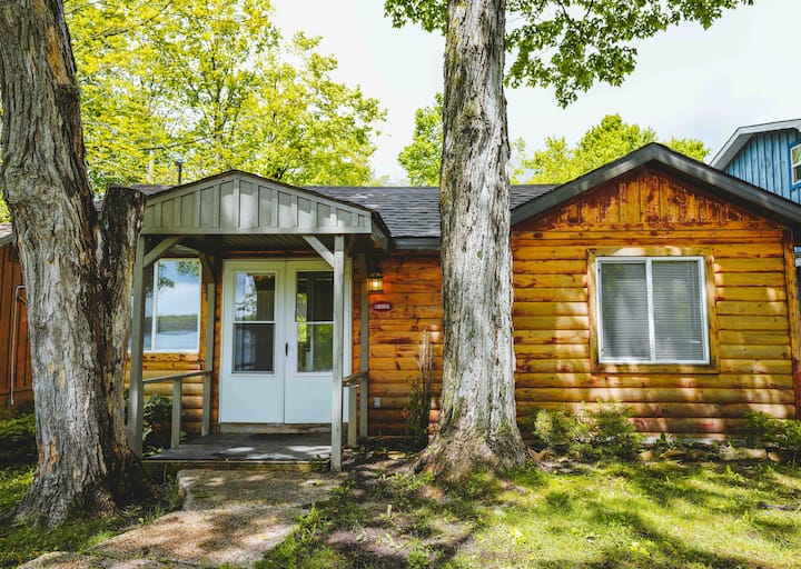 Robin Cottage - 2 Bedroom - Bobcaygeon