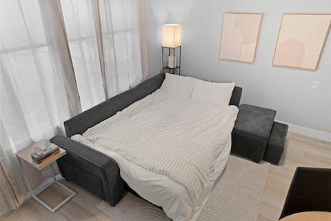 Successful Airbnb property: Chic 2-Story Loft | 5 min to UofA+Whyte | Prime DT in Garneau
