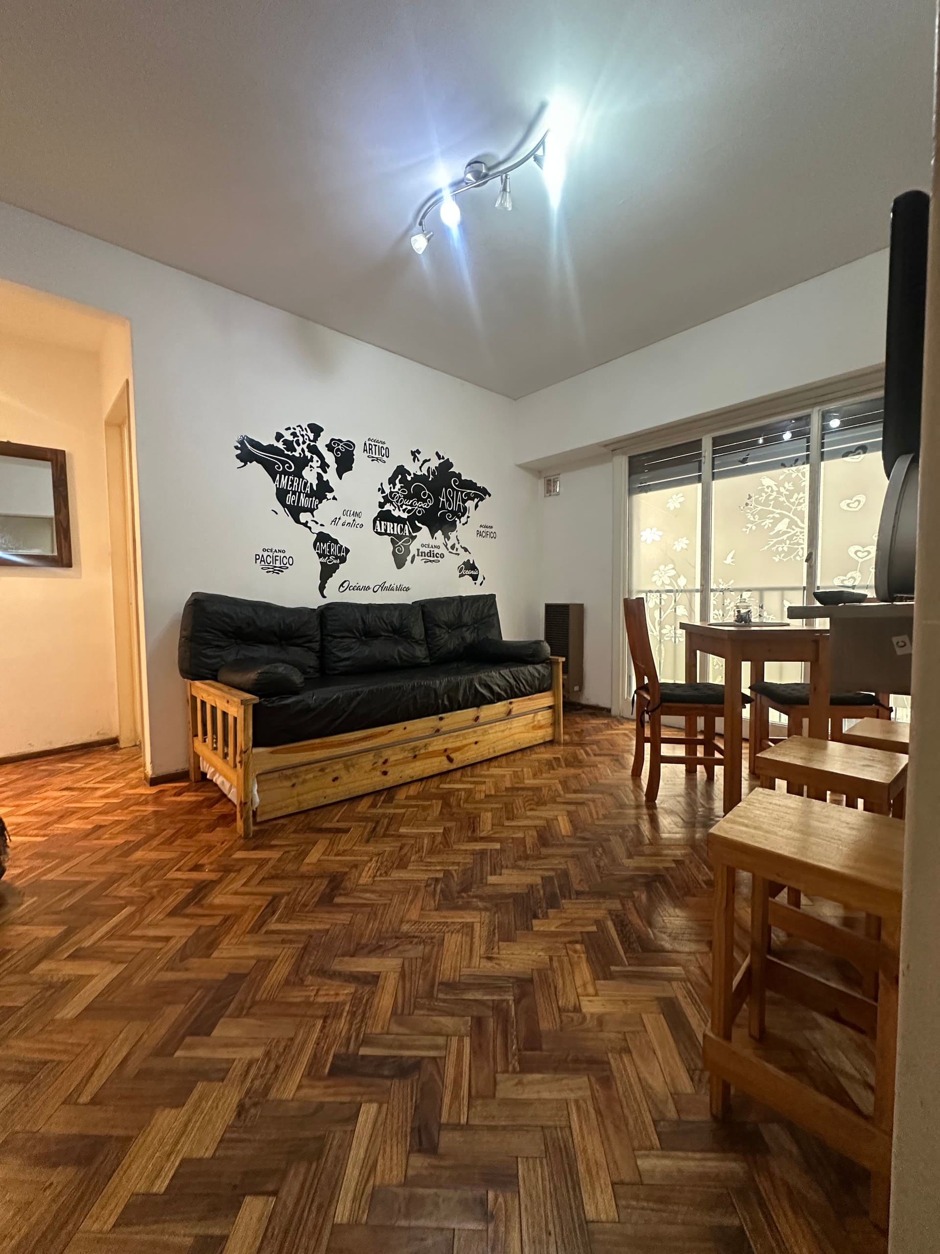 1 dormitorio con cochera y portero, Monserrat