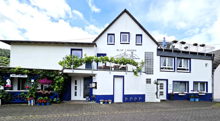 Blue Lagoon Holiday Apartments: 2 Bedrooms No.200 - Cochem