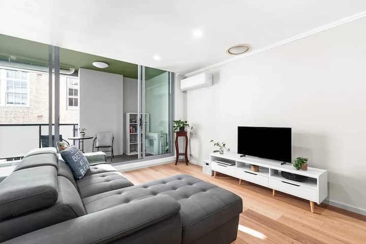 Inner West Stay Near Theatres, Breweries & Cafés - Sydney