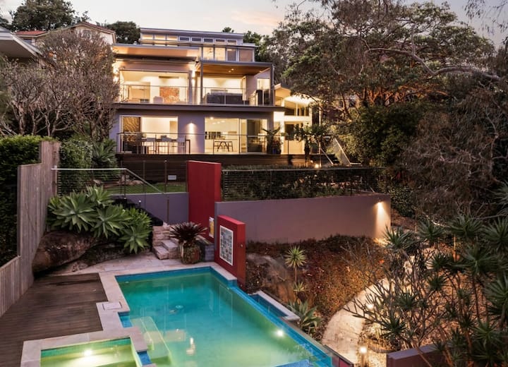 Stunning House With Tree Canopy Views And Pool - Sydney