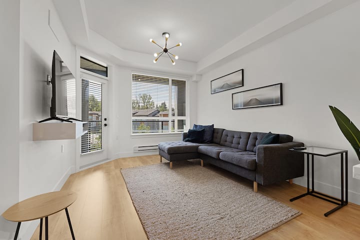Spacious 1br + Office In Central Langley - Langley