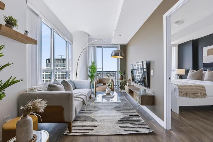 Penthouse Living Amazing View + 1 Free Parking - Toronto