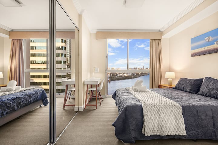Waterfront Cbd | Sleeps 6 + Baby | Parking+sauna - Brisbane
