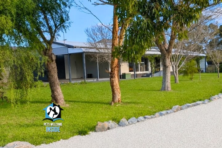 Charming, Spacious & Peaceful Goolwa Hideaway - Hindmarsh Island