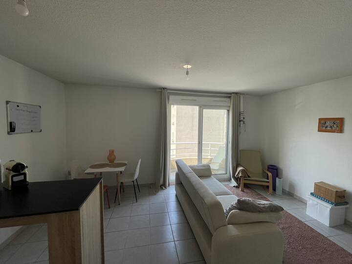 Studio Cosy Avec Terrasse - Salon-de-Provence