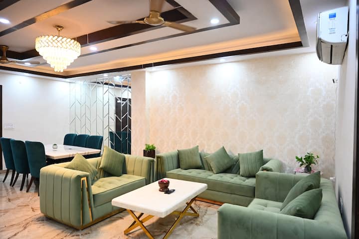 Holiday Home Sector 37 Faridabad - 파리다밧