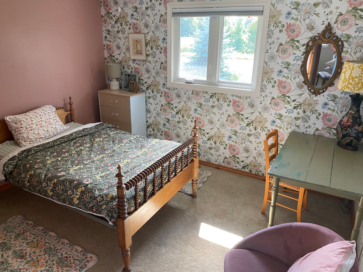 The Vintage Poppy (sweet, cozy & quiet) - Houses for Rent in Admaston ...
