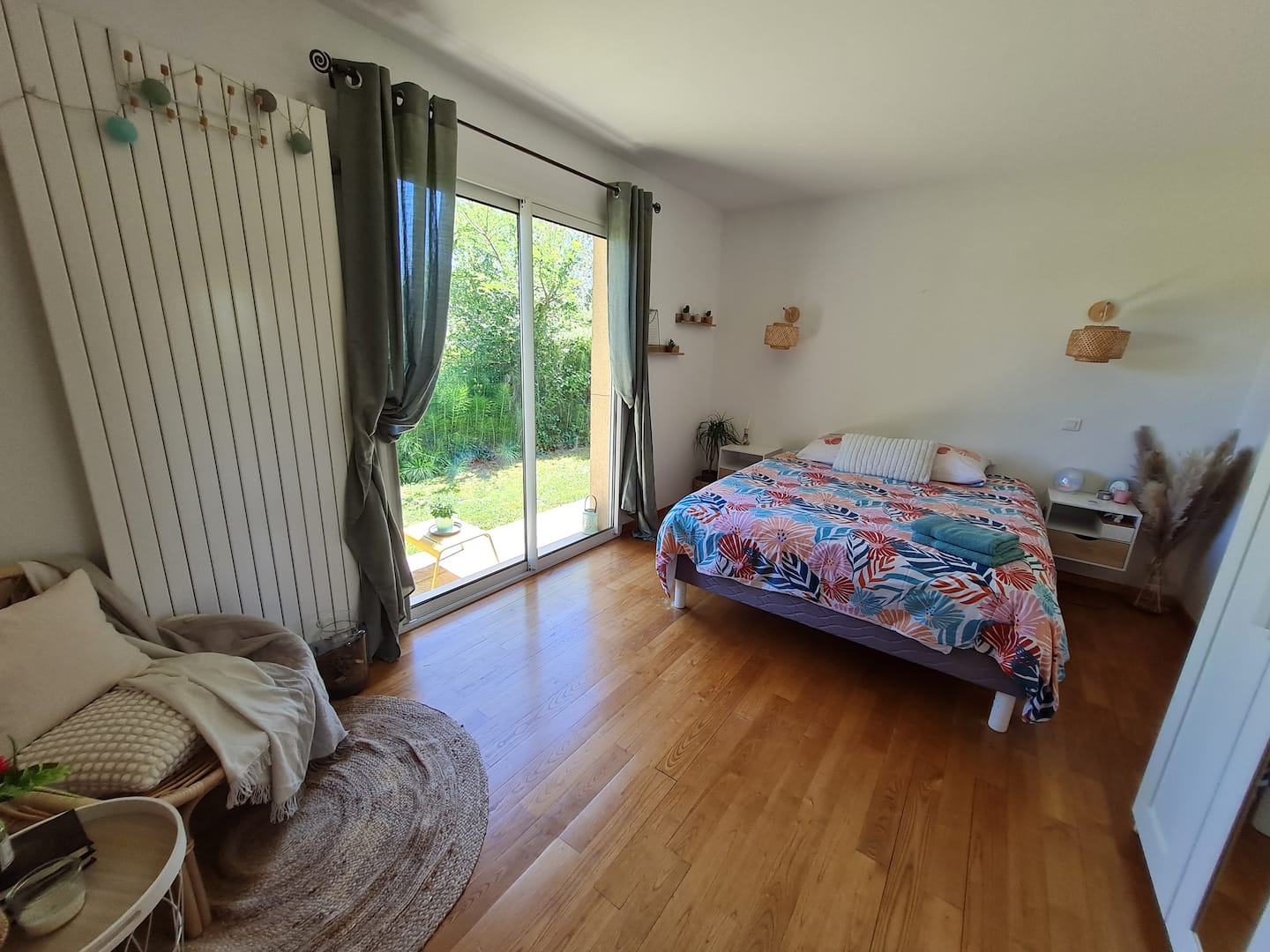 Chambre privée avec lit queen size