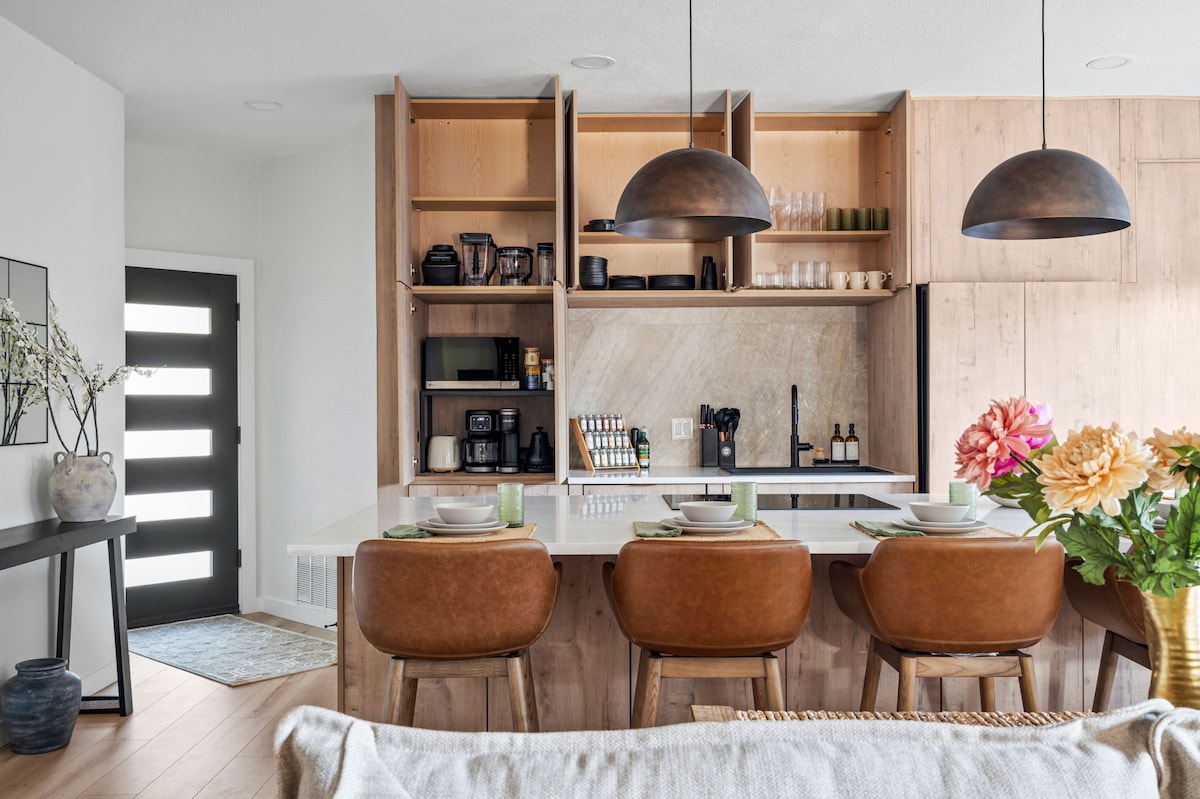 Onyx & Oak
