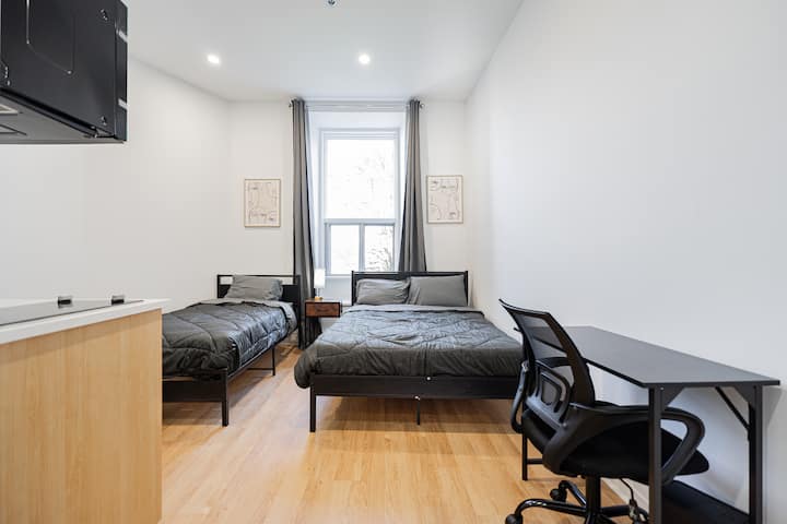 Cozy Studio For 3 With Free Private Parking - Montreal