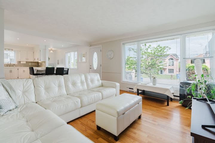 Spacious 3br | Parking | Near Ottawa - 가티노