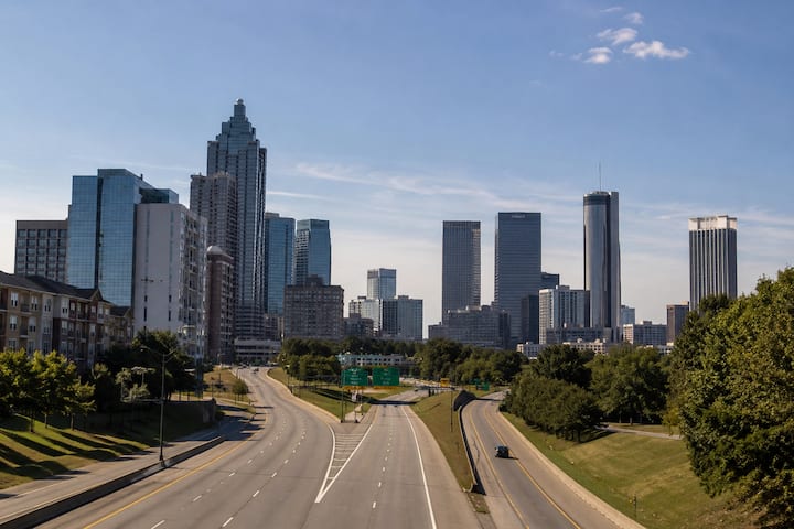 Modern Atl Retreat | Downtown + Stadium - Atlanta, GA