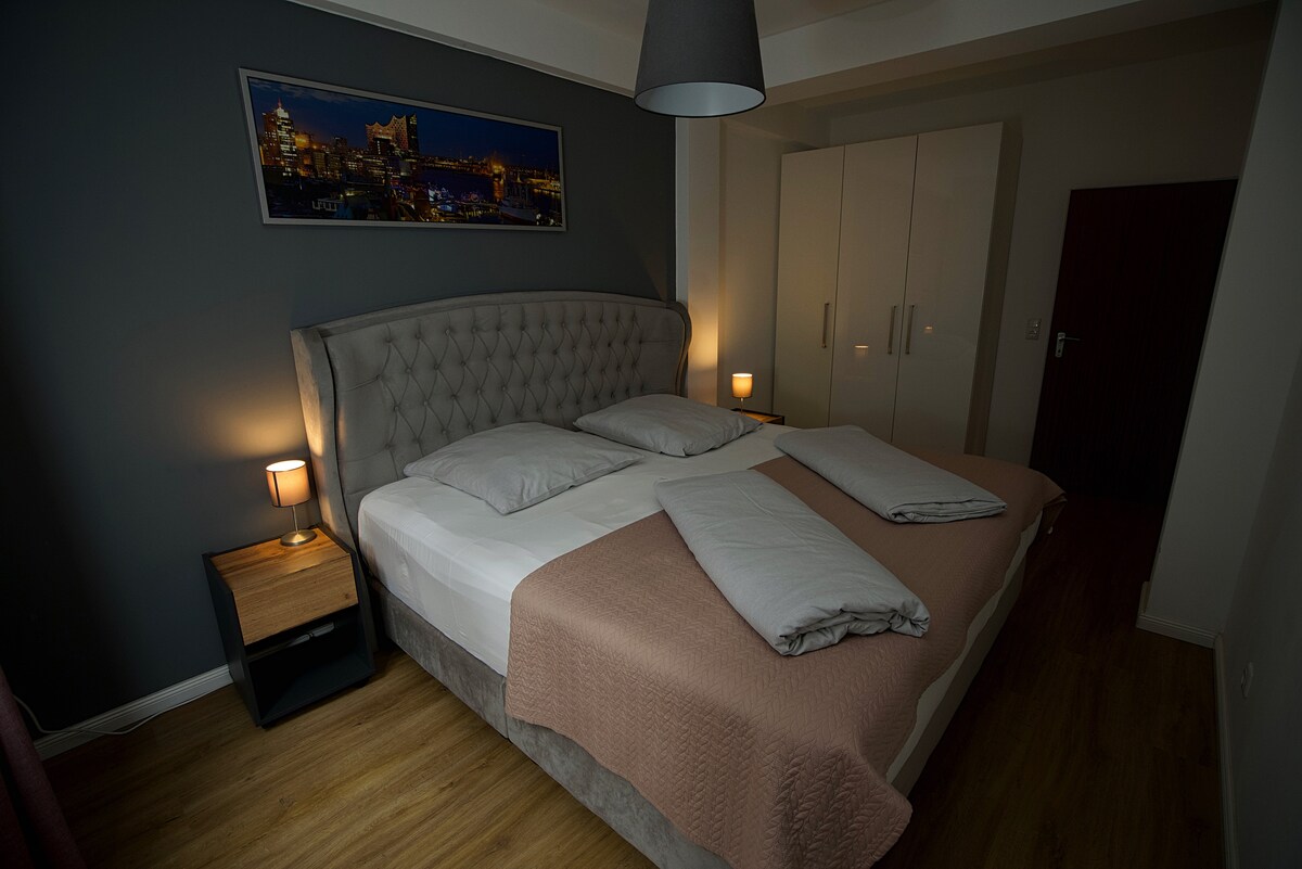 Elbphilharmonie Suite - in the Old Town of Hamburg