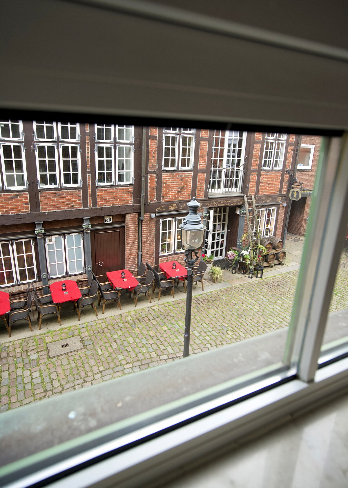 Elbphilharmonie Suite - in the Old Town of Hamburg