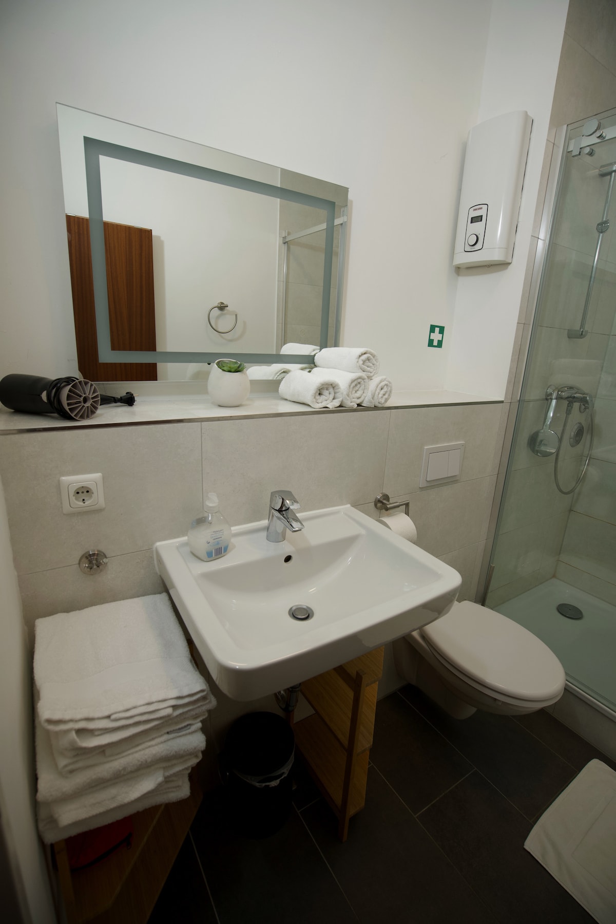 Elbphilharmonie Suite - in the Old Town of Hamburg