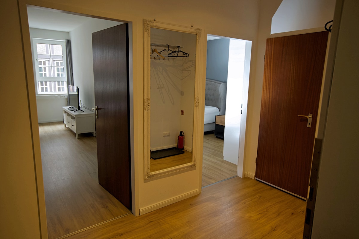 Elbphilharmonie Suite - in the Old Town of Hamburg