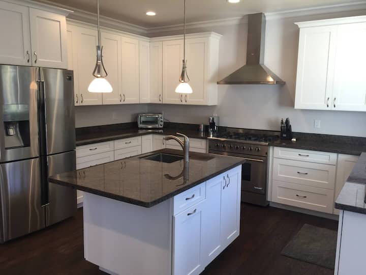 Coastal Luxury: Chefs Kitchen & Jacuzzi Oasis - ハーフムーンベイ, CA